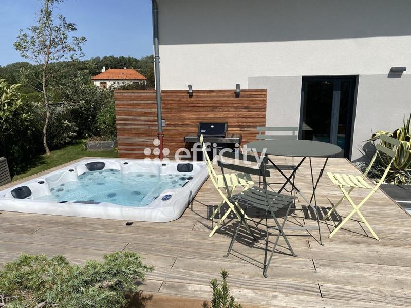 Villa - 153 m² - 5 pièces