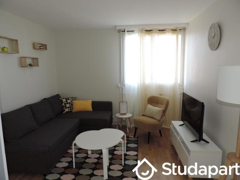 Chambre - 13 m² - 1 pièce