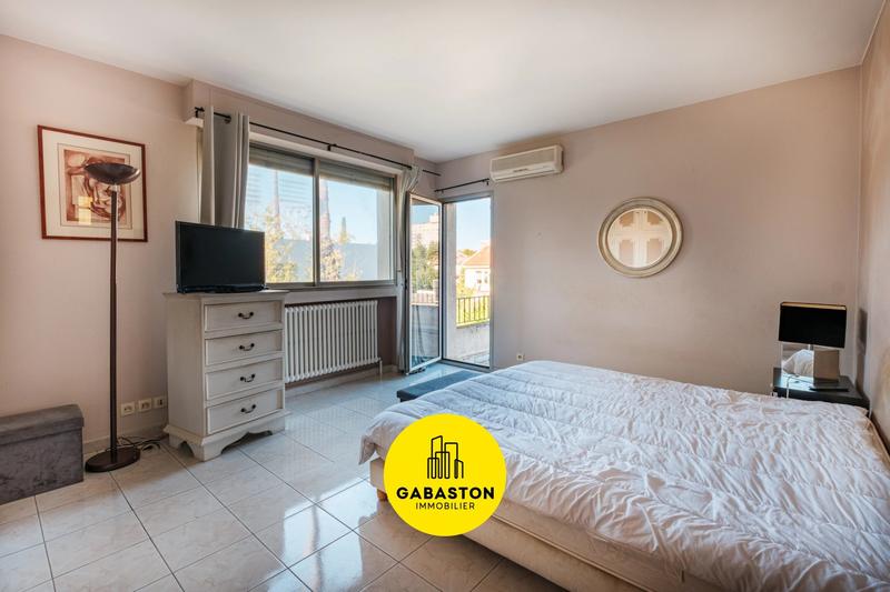 Maison - 255 m² - 6 pièces