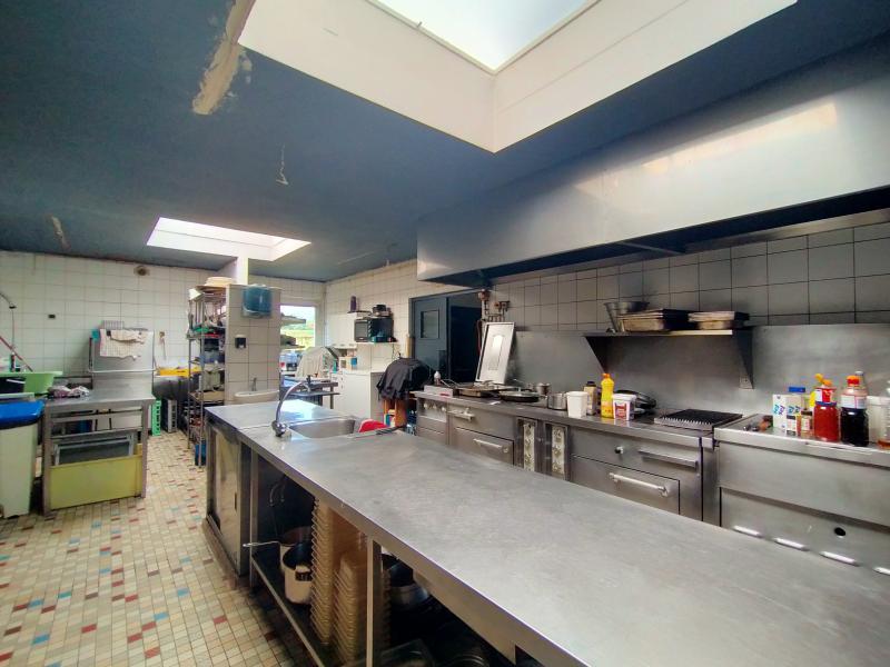 Local commercial - 380 m² - 8 pièces