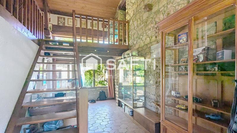 Maison - 200 m² - 5 pièces