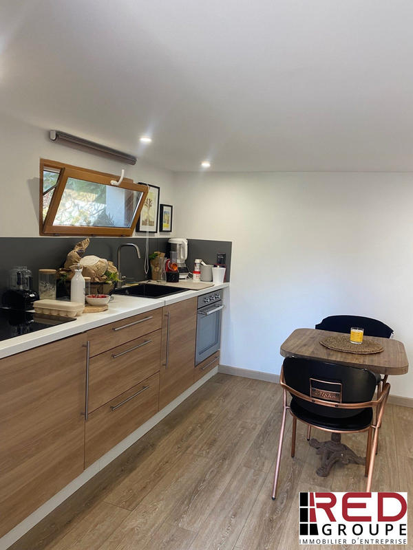 Local d'activités - 341 m²