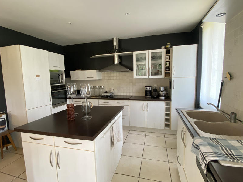 Maison - 280 m² - 7 pièces