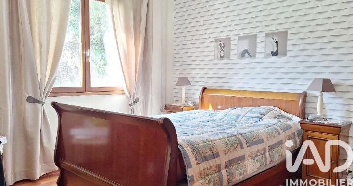 Maison - 104 m² - 4 pièces