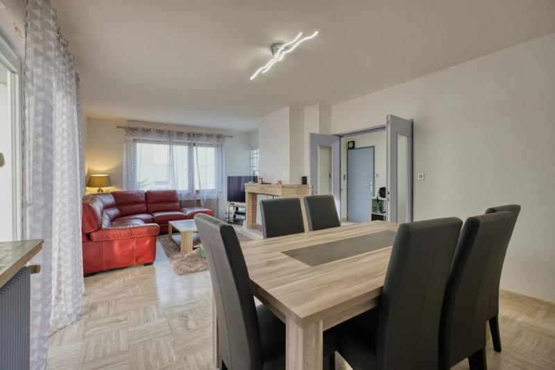 Maison - 175 m² - 9 pièces