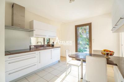 Propriété - 173 m² - 6 pièces