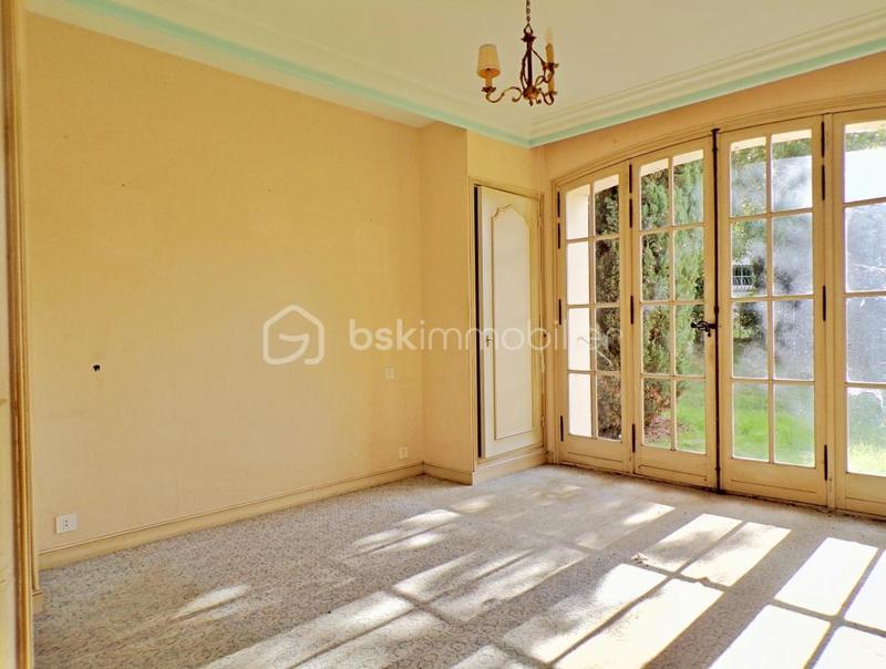 Maison traditionnelle - 197 m² - 7 pièces