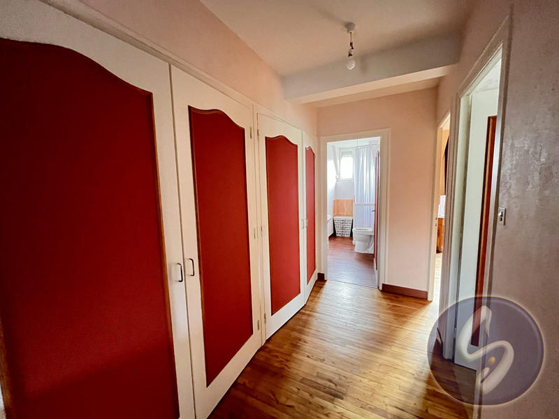 Maison traditionnelle - 121 m² - 5 pièces