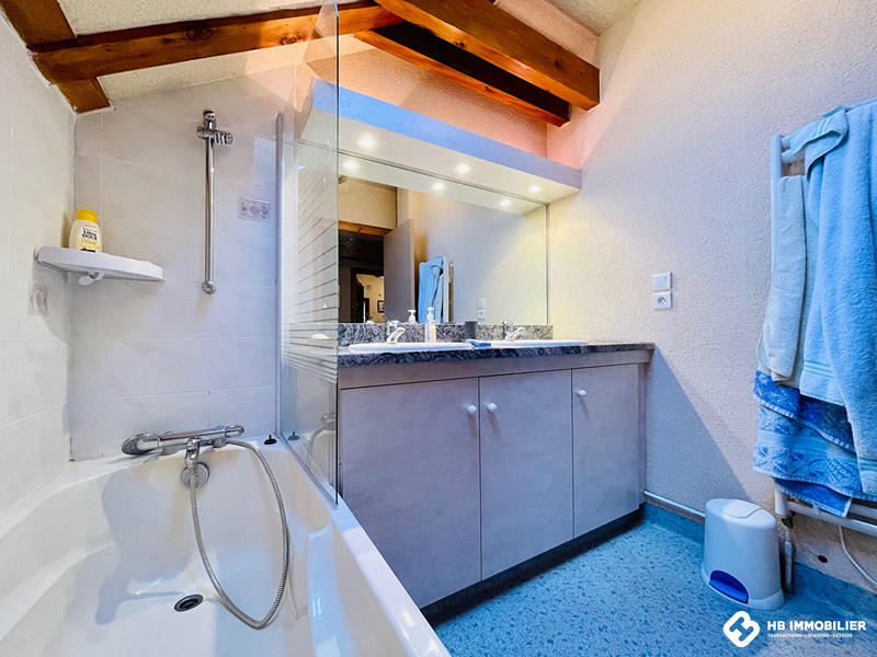 Maison - 196 m² - 11 pièces