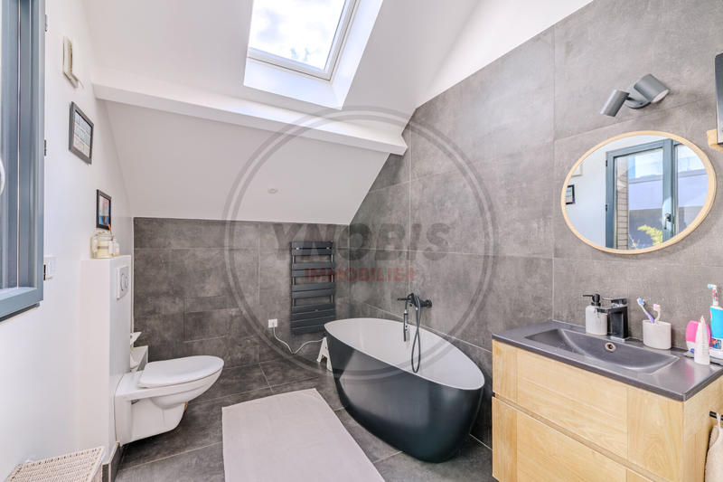 Maison - 161 m² - 6 pièces