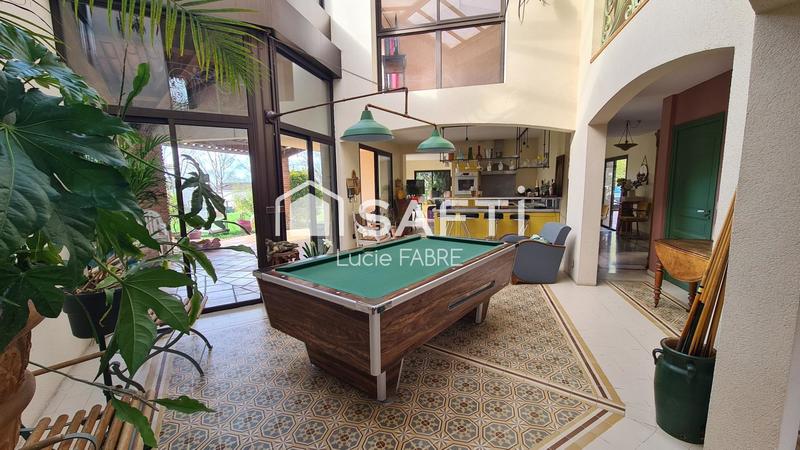 Maison - 204 m² - 5 pièces