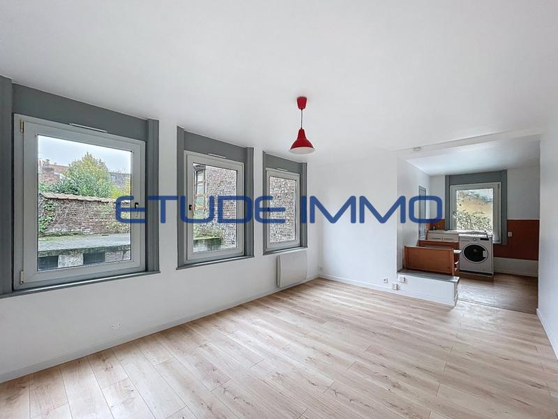 Studio - 25 m² - 1 pièce
