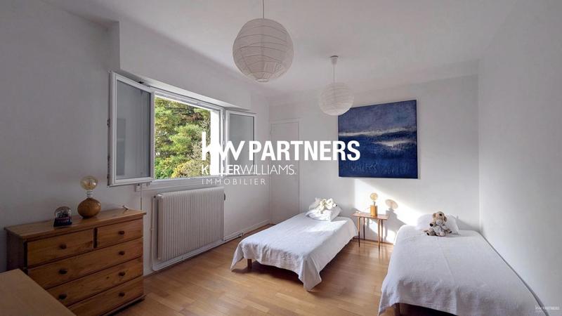 Maison - 185 m² - 8 pièces