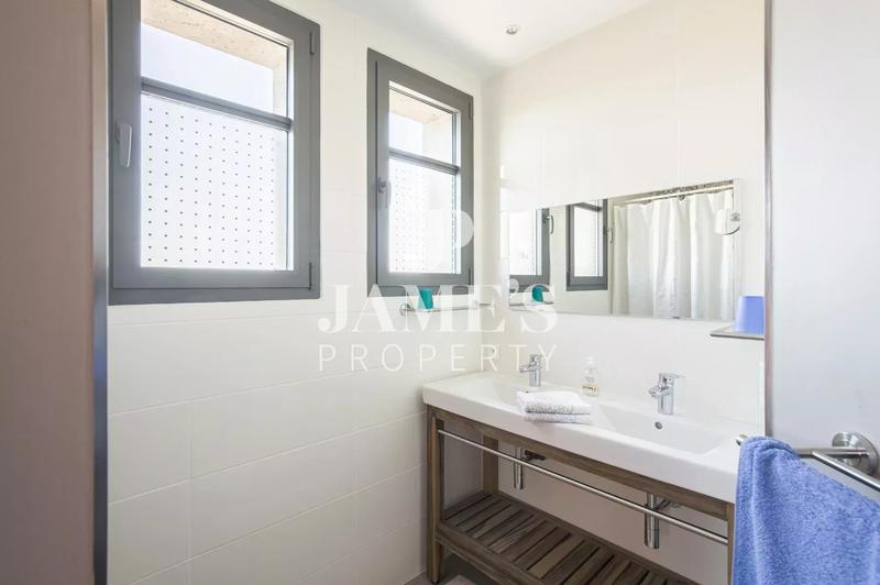 Maison - 187 m² - 6 pièces