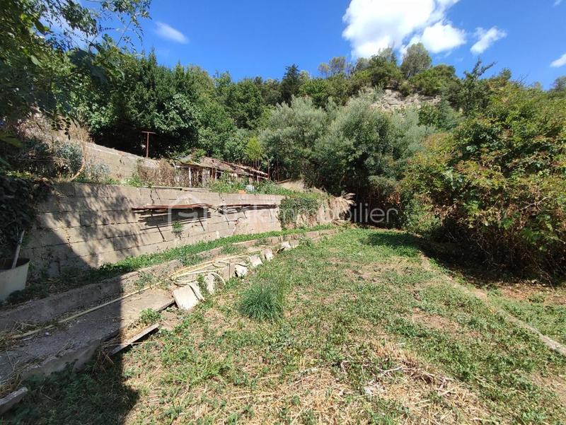 Immeuble - 180 m² - 1 pièce