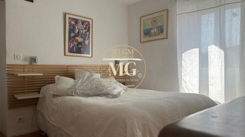 Maison - 203 m² - 6 pièces