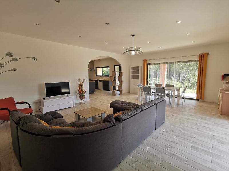 Propriété - 120 m² - 4 pièces