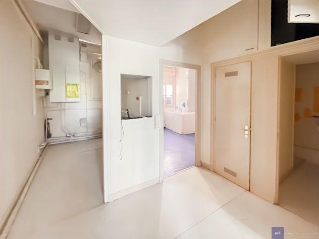 Bureau - 177 m² - 9 pièces