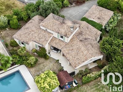 Maison - 200 m² - 7 pièces