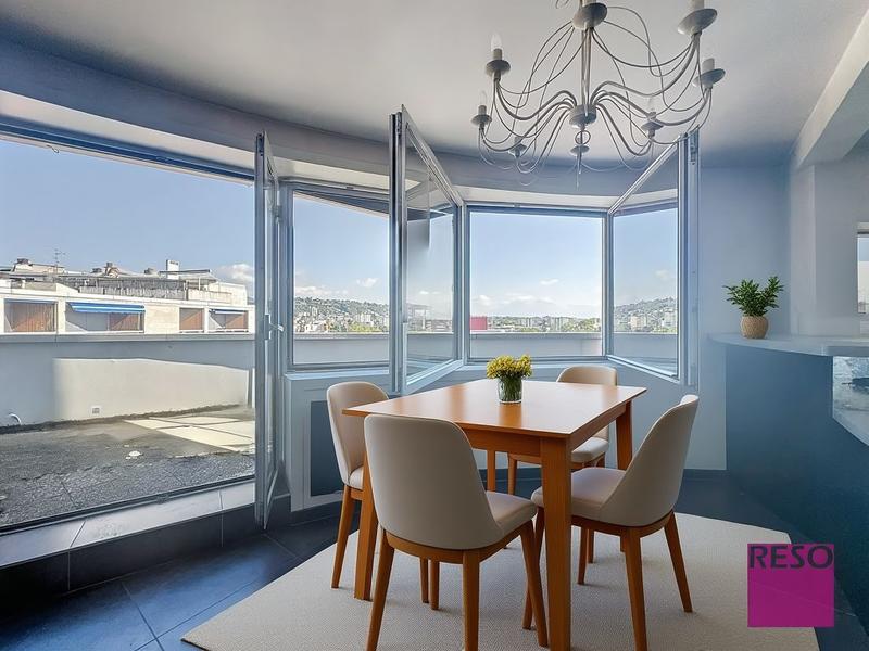 Appartement - 102 m² - 4 pièces