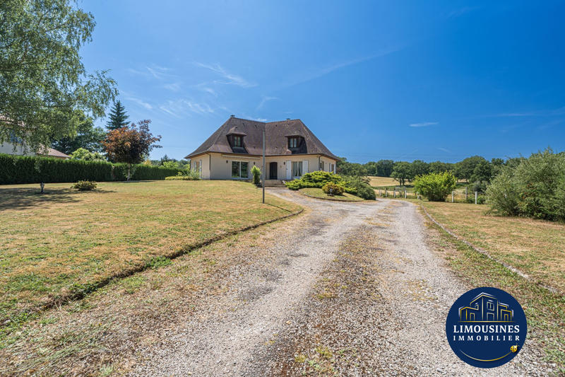 Maison - 206 m² - 8 pièces