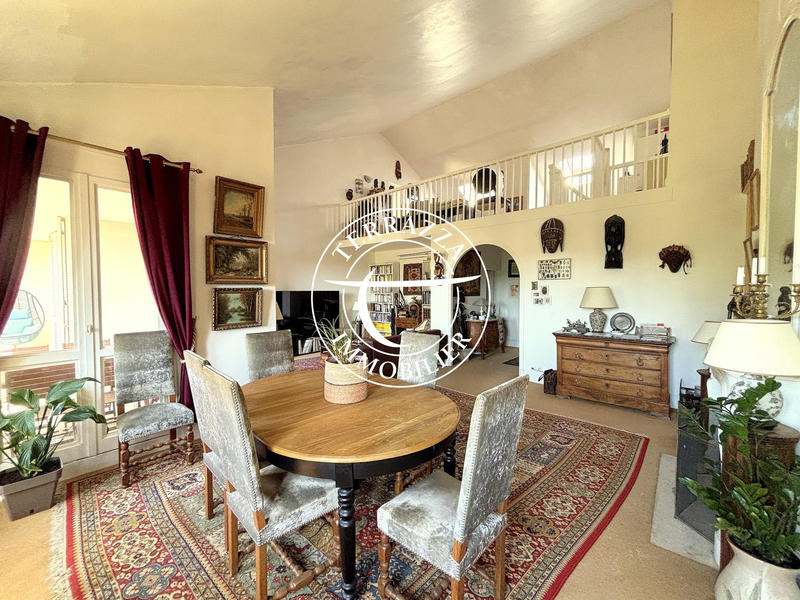 Duplex - 198 m² - 8 pièces