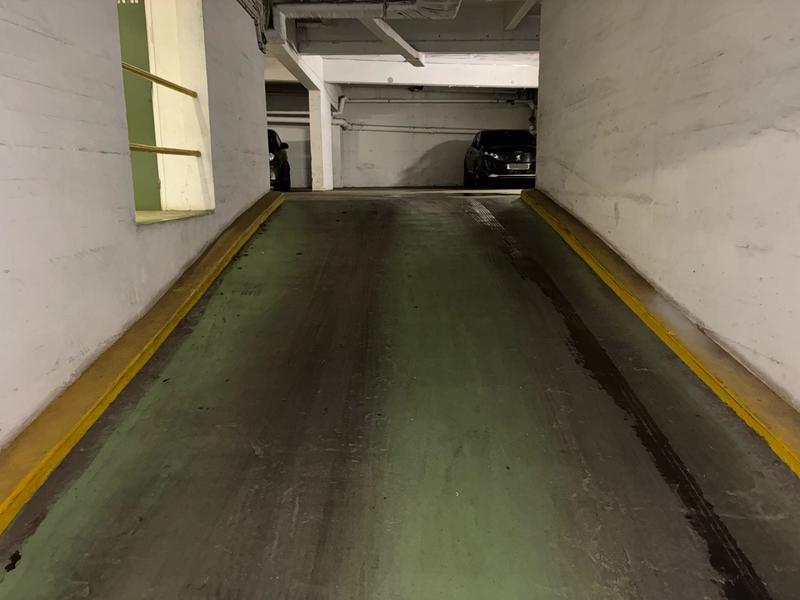 Parking / Garage - 12 m²