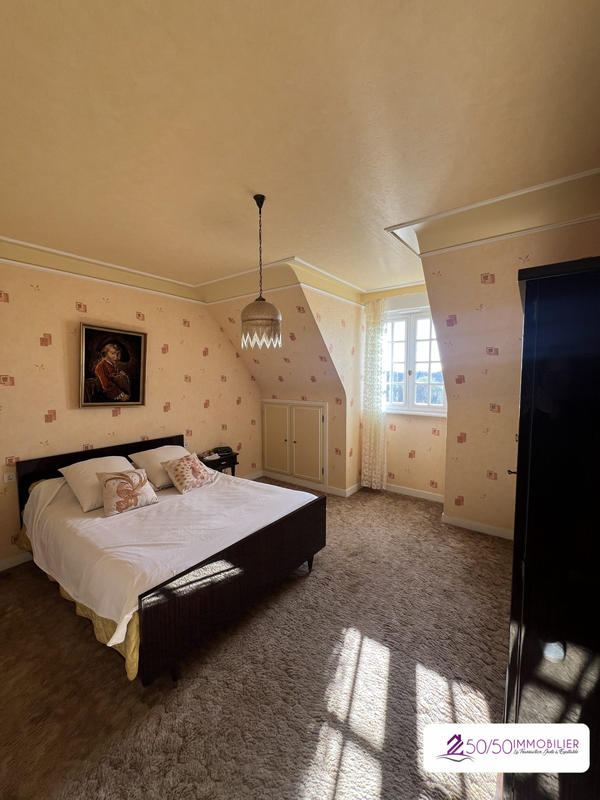 Maison traditionnelle - 142 m² - 7 pièces