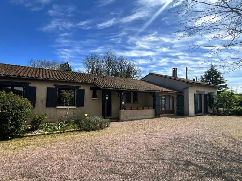 Maison - 140 m² - 8 pièces