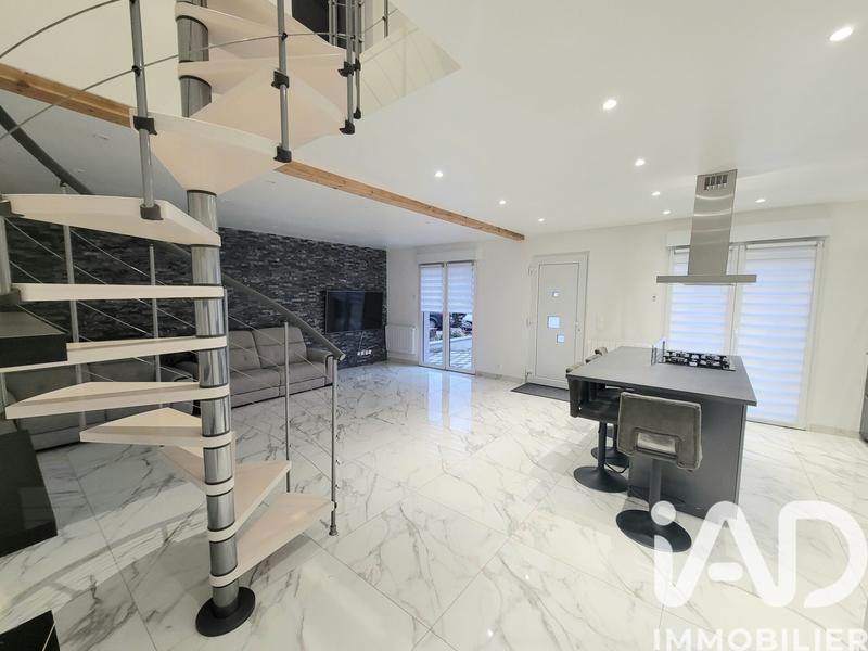 Maison - 96 m² - 4 pièces