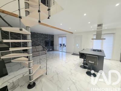 Maison - 96 m² - 4 pièces