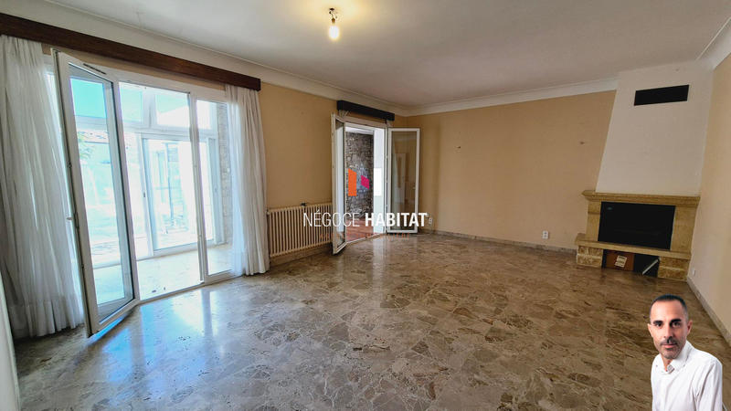 Villa - 260 m² - 8 pièces