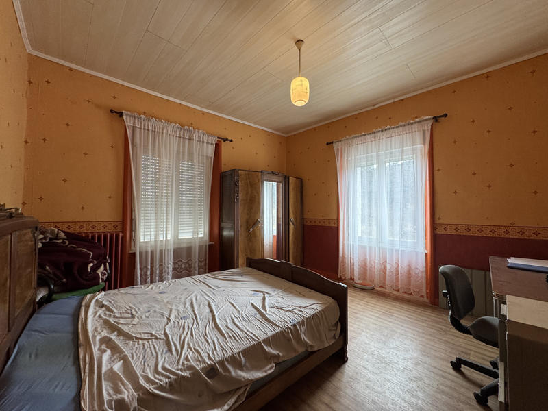 Maison - 260 m² - 10 pièces