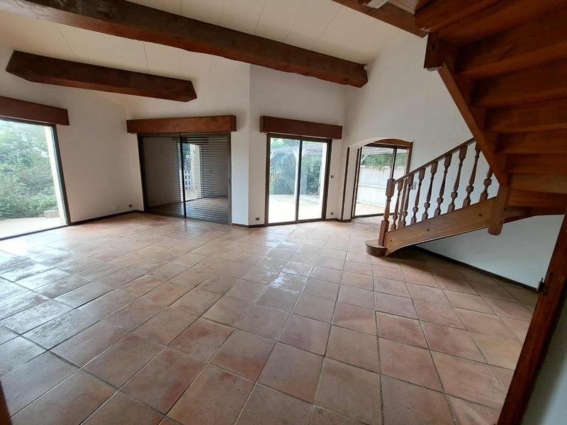 Maison - 184 m² - 5 pièces