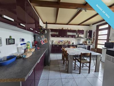 Maison - 221 m² - 12 pièces