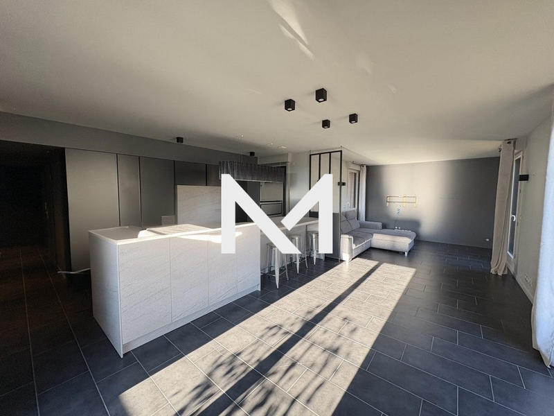 Appartement - 82 m² - 3 pièces