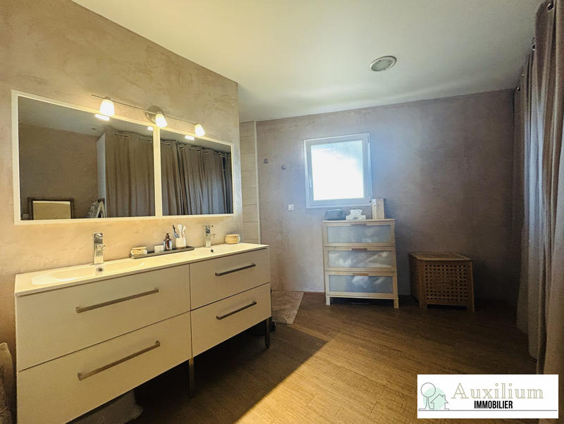 Villa - 174 m² - 6 pièces