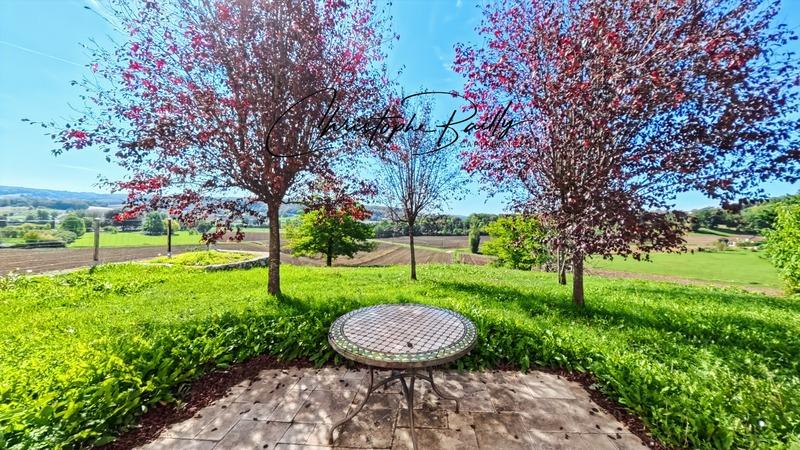 Propriété - 310 m² - 11 pièces