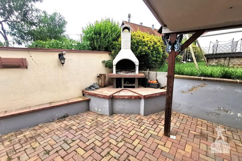 Maison - 235 m² - 10 pièces