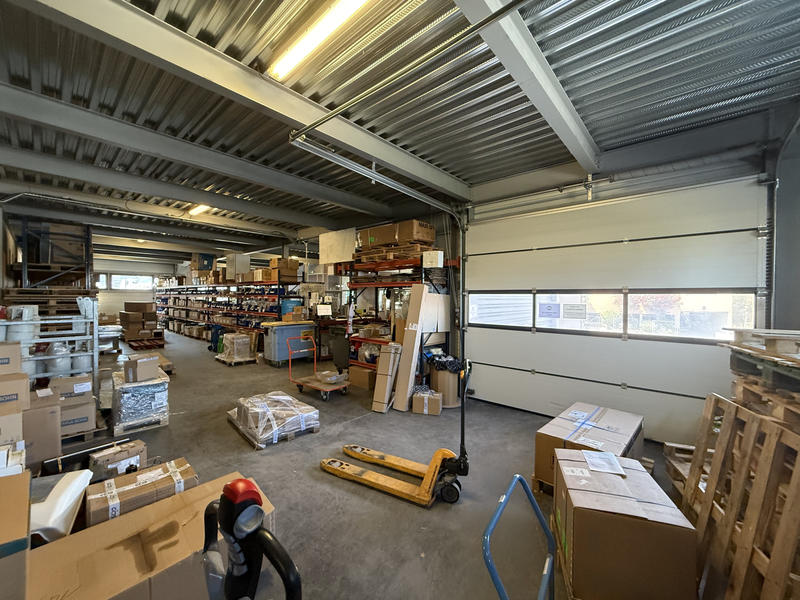 Local d'activités - 376 m²
