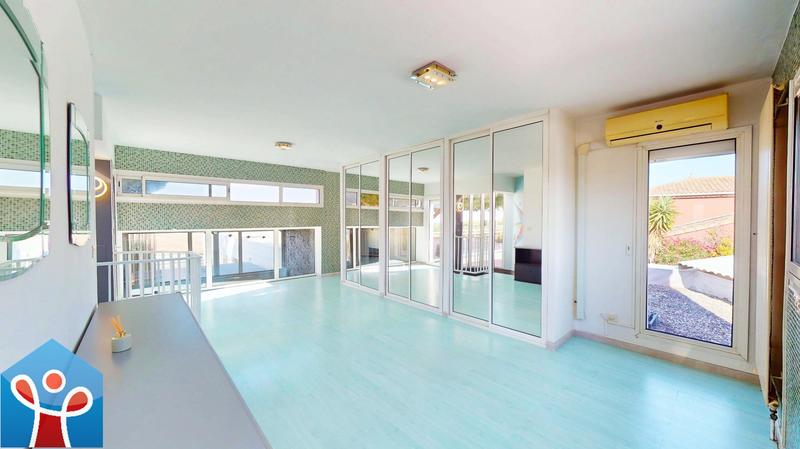 Maison - 230 m² - 5 pièces