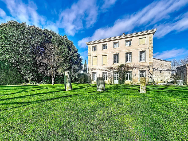 Maison - 484 m² - 16 pièces