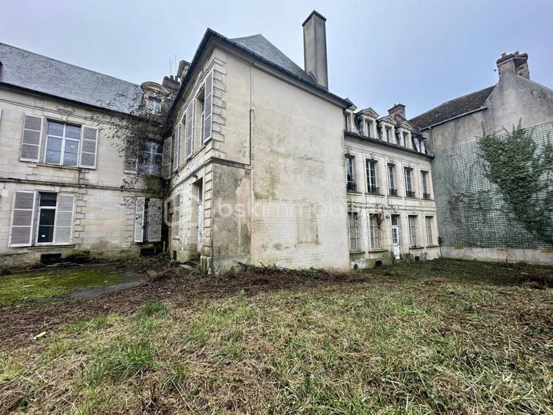 Immeuble - 1 340 m² - 33 pièces