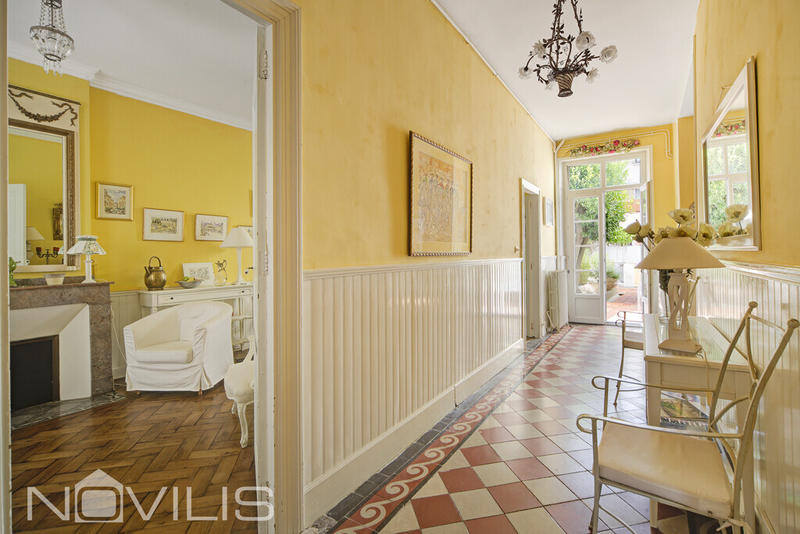 Maison de ville - 260 m² - 7 pièces