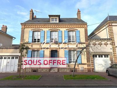 Maison - 161 m² - 7 pièces