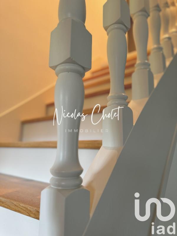 Maison - 230 m² - 8 pièces