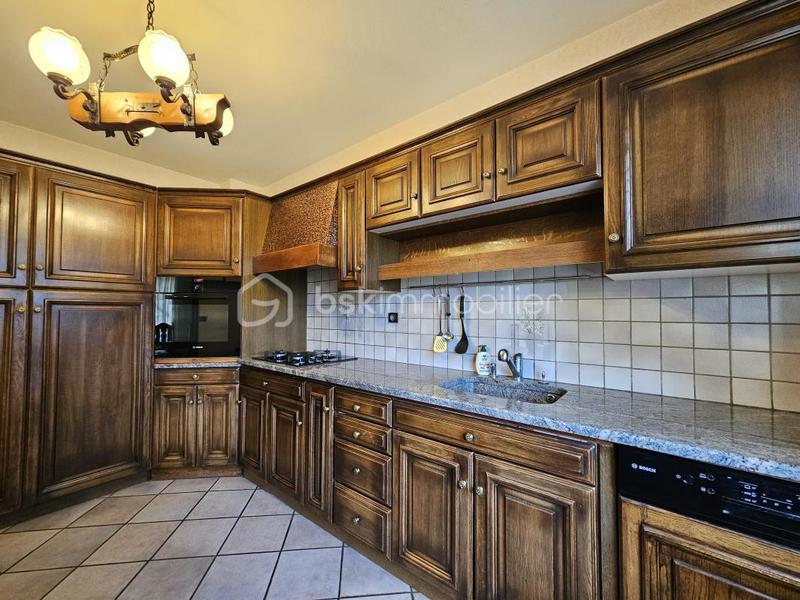 Maison - 150 m² - 8 pièces