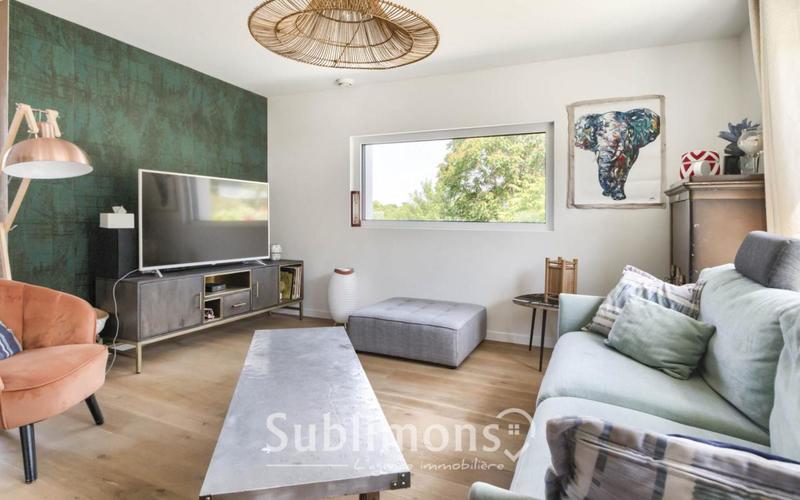 Maison - 207 m² - 8 pièces