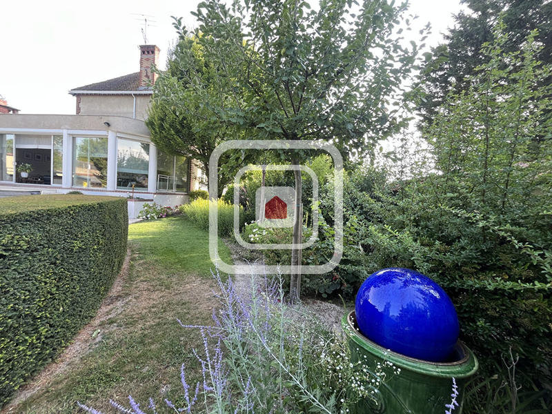 Maison - 267 m² - 8 pièces