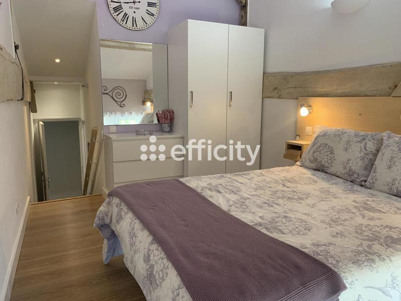 Maison - 220 m² - 7 pièces